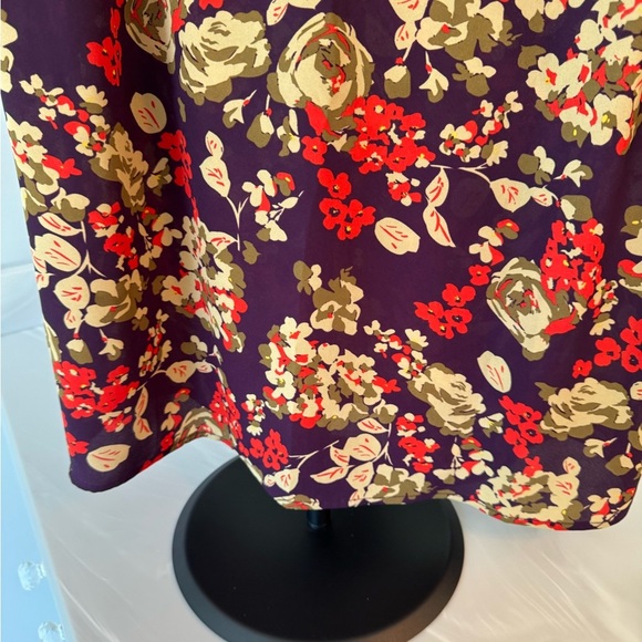 CAbi Plum and Gold Graphic Blouse Relaxed Fit Medium - Picture 5 of 7